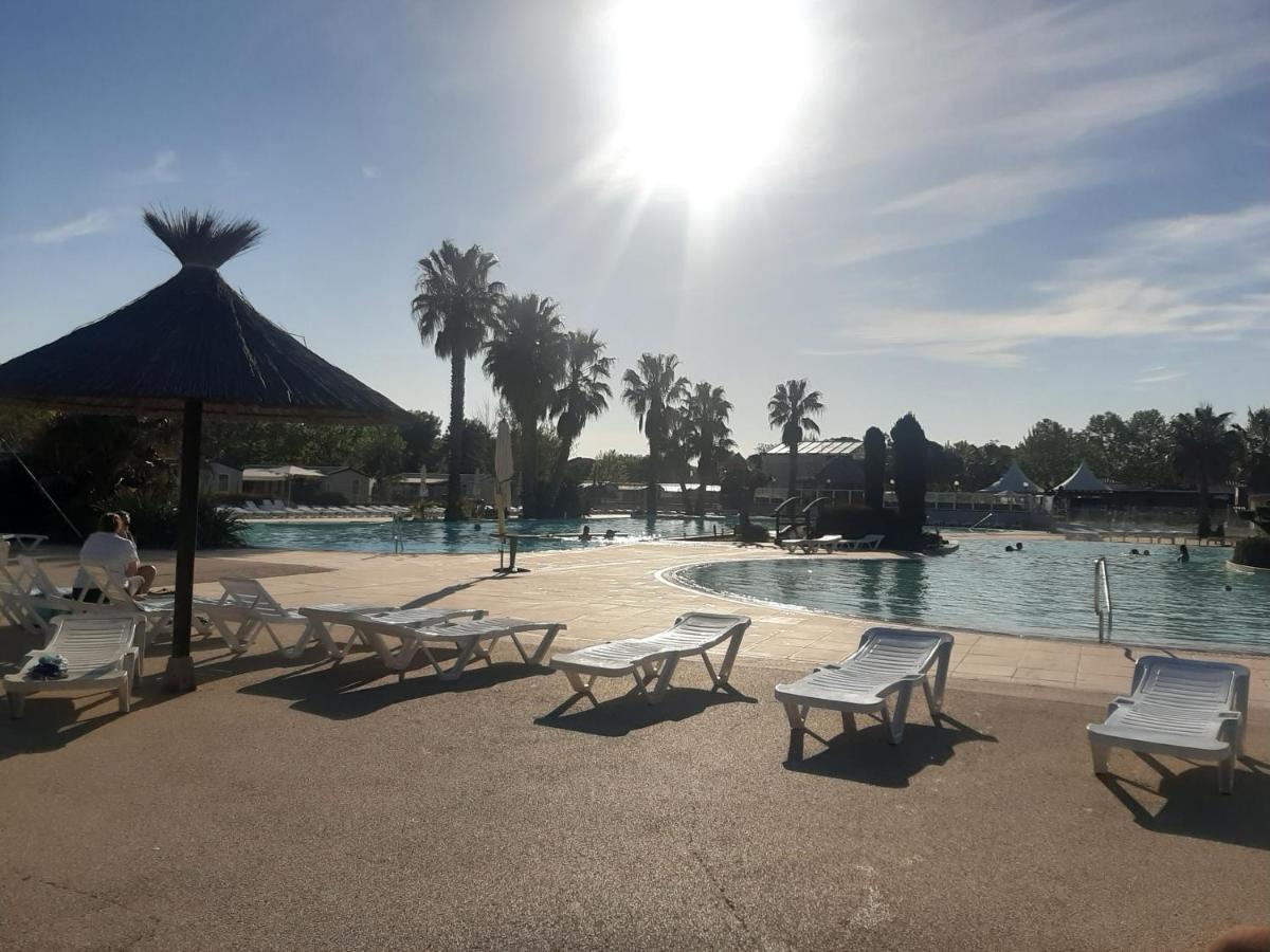 La Carabasse Cp90 Hotel Vias Luaran gambar