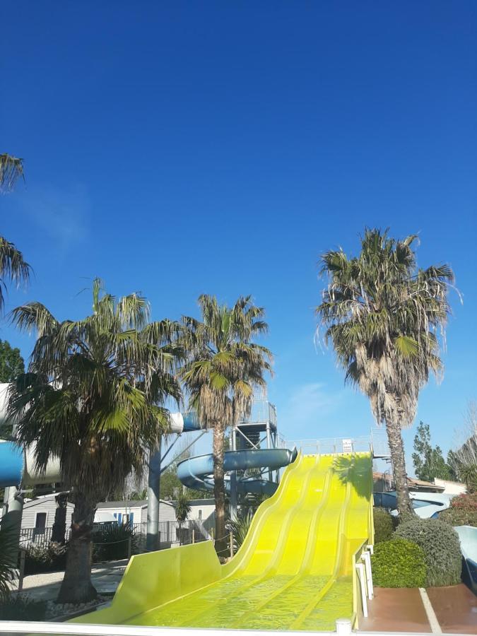 La Carabasse Cp90 Hotel Vias Luaran gambar